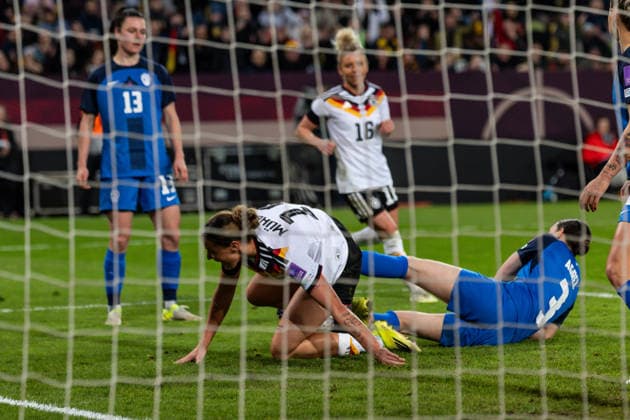 GER, UEFA Qualifying for the FIFA Womens World Cup 2027, Germany Slovenia 03 03 2026, Rudolf Harbig Stadium, Dresden, GER, UEFA Qualifying for the FIFA Womens World Cup 2027, Germany Slovenia Larissa Mühlhaus Germany 15 with the 4 0 Â nordphotoxGmbHxx xAlexanderxTrienitz nph00051