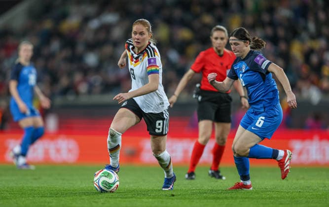 GER, Dresden, Germany vs Slovenia, International match, Football, FIFA, 2026 2027 season, World Cup Qualification, Rudolf Harbig Stadium, 1 Matchday in the picture from l Sjoeke Nüsken Germany Women 9 , Kaja KoroÅ¡ec Slovenia Women 6 DFB DFL REGULATIONS PROHIBIT ANY USE OF PHOTOGRAPHS AS IMAGE SEQUENCES AND OR QUASI VIDEO, 03 03 2026 Copyright: HMBxMedia HendrikxHamelau