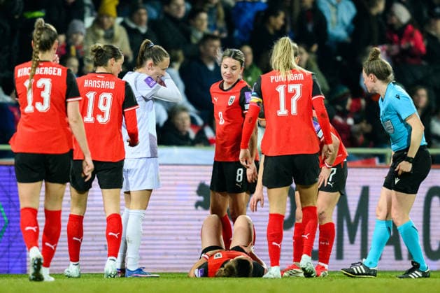 260303 Chiara Anna D™Angelo of Austria tin pain during the FIFA Women s World Cup Qualifier football match between Austria and Norway on March 3, 2026 in Vienna Photo Marius Simensen BILDBYRAN COP 238 MM0059 bbeng dam vm kval vm kvalifisering kvinner vm kvalik football fotball landskamp soccer fifa world cup qualifier norge norway austria osterrike depp skada  Copyright: MARIUSxSIMENSEN BB260303BB231