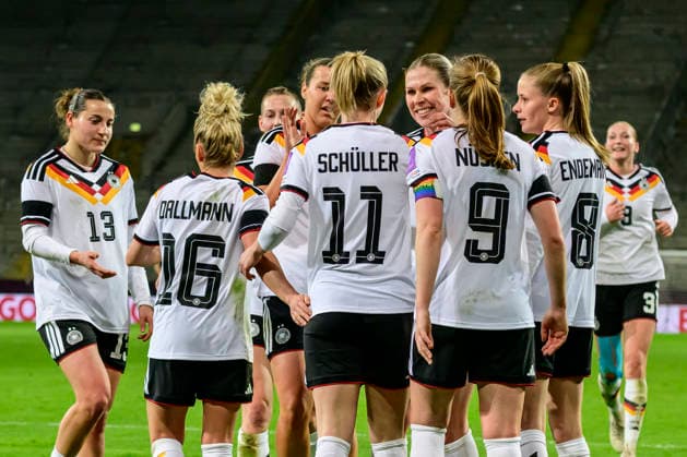 In the picture, from left celebreting the goal, joy, jubilation, cheering, Lea Schueller Germany , scorer, hit, goal, 5 0, GER, Dresden, World Cup Qualification, Women, Germany vs Slovenia, at Rudolf Harbig Stadium Dresden, League A, Group A4, soccer, DFB, league phase, match day 1, DFB DFL REGULATIONS PROHIBIT ANY USE OF PHOTOGRAPHS AS IMAGE SEQUENCES AND OR QUASI VIDEO, March 3, 2026 Copyright: HMBxMedia UwexKoch