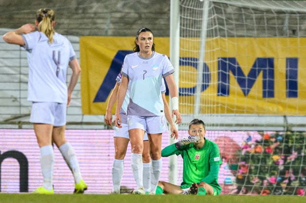 260303 Ingrid Syrstad Engen and goalkeeper Cecilie Haustaker Fiskerstrand of Norway look dejected during the FIFA Women s World Cup Qualifier football match between Austria and Norway on March 3, 2026 in Vienna Photo Marius Simensen BILDBYRAN COP 238 MM0059 bbeng dam vm kval vm kvalifisering kvinner vm kvalik football fotball fotball landskamp soccer fifa world cup qualifier norge norway austria osterrike depp  Copyright: MARIUSxSIMENSEN BB260303BB238