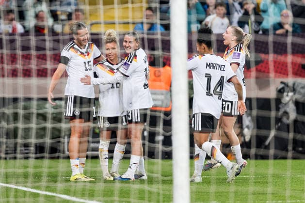 DRESDEN, GERMANY - MARCH 3: Larissa Muehlhaus (Mühlhaus, Muhlhaus, Germany, 15) cheers after scoring the 4:0 goal during the Women s European Qualifiers for the 2027 FIFA Women s World Cup match between Women s European Qualifiers for the 2027 FIFA Women s World Cup: Germany vs Slovenia at Ulrich-Haberland-Stadion on matchday 1 of the Women s European Qualifiers for the 2027 FIFA Women s World Cup on March 3, 2026 in Dresden, Germany. Saxony Germany Copyright: xSteffiexWunderlx