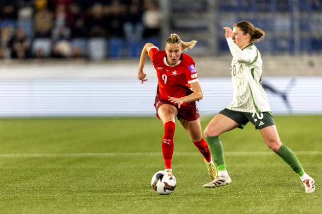 03 03 2026, Lausanne, Stade de la Tuiliere, Switzerland Northern Ireland World Cup Women s European Qualifiers, Ana Maria CrnogorÄeviÄ‡ of Switzerland battles for the ball with Caragh Hamilton of Northern Ireland Lausanne Stade de la Tuiliere Vaud Switzerland Copyright: xJustPictures.ch PascalxKesselmarkx jp-en-PaKe-_62A0606