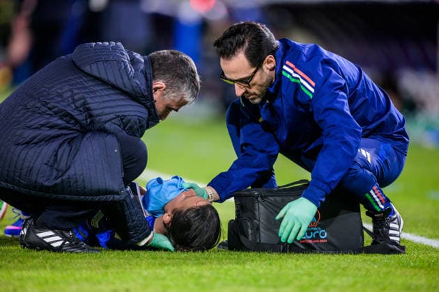 260303 Valentina Bergamaschi of Italy in pain during the Women s FIFA World Cup Qualifier football match between between Italy and Sweden on March 3, 2026 in Reggio Calabria Photo Ludvig Thunman BILDBYRAN code LT LT0780 fotboll football soccer fotball vm kval kval fifa womens world cup qualifier qualifier italien italy sverige sweden dam bbeng  Copyright: LUDVIGxTHUNMAN BB260303LT114
