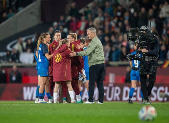 Soccer, Women, Season 2025 2026, World Cup Qualification in Dresden League A, Group 4 , Germany Slovenia, f l Lara Prasnikar Slovenia , Goalkeeper Stina Johannes Germany , Elisa Senß Germany , Laura Freigang Germany , Coach Christian Wück Germany , Cheering after the final whistle, 03 03 2026, Copyright: xSebastianxRäppold MatthiasxKochx