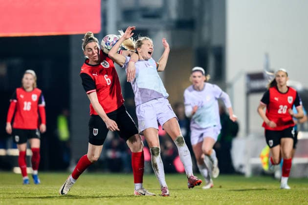 260303 Katharina Schiechtl of Austria and Ada Hegerberg of Norway during the FIFA Women s World Cup Qualifier football match between Austria and Norway on March 3, 2026 in Vienna Photo Marius Simensen BILDBYRAN COP 238 MM0059 bbeng dam vm kval vm kvalifisering kvinner vm kvalik football fotball landskamp soccer fifa world cup qualifier norge norway austria osterrike  Copyright: MARIUSxSIMENSEN BB260303BB255