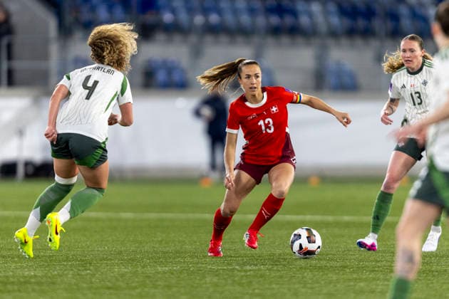 03 03 2026, Lausanne, Stade de la Tuiliere, Switzerland Northern Ireland World Cup Women s European Qualifiers, Lia Wälti of Switzerland controls the ball Lausanne Stade de la Tuiliere Vaud Switzerland Copyright: xJustPictures.ch PascalxKesselmarkx jp-en-PaKe-_62A0444