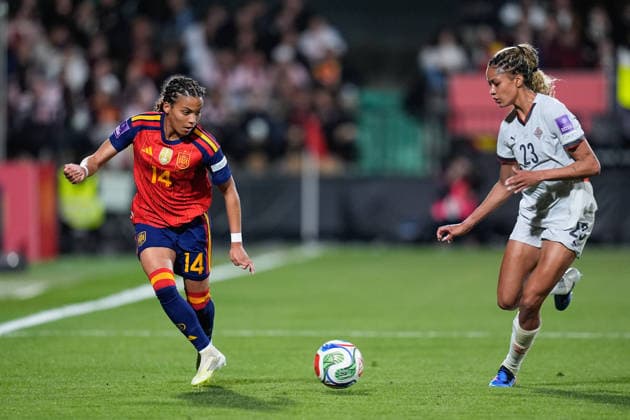 March 3, 2026, Castellon, Castellon, Spain: Vicky Lopez of Spain plays the ball during the European WomenÃ¢â‚¬â ¢s qualifiers for the FIFA WomenÃ¢â‚¬â ¢s World Cup 2027, League Phase MD1, football match played between Spain and Iceland at Estadio SkyFi Castalia on March 03, 2026, in Castellon, Spain. Castellon Spain - ZUMAa181 20260303_zaa_a181_079 Copyright: xDennisxAgyemanx