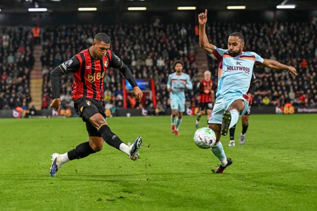 Bournemouth v Brentford Premier League Rayan of Bournemouth crosses during the Premier League match at the Vitality Stadium, Bournemouth 03 03 2026 UK Newspapers OUT Copyright: xJeremyxLandeyx FIL-23072-0018