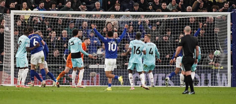 Everton v Burnley Premier League James Tarkowski of Everton (second left) scores his sides first goal during the Premier League match at the Hill Dickinson Stadium, Liverpool 03 03 2026 UK Newspapers OUT Copyright: xMikexMartinx FIL-23075-0021