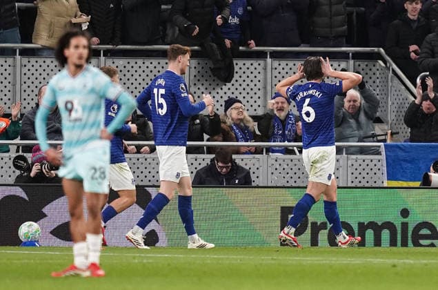 Everton v Burnley Premier League James Tarkowski of Everton (right) celebrates scoring his sides first goal during the Premier League match at the Hill Dickinson Stadium, Liverpool 03 03 2026 UK Newspapers OUT Copyright: xMikexMartinx FIL-23075-0023