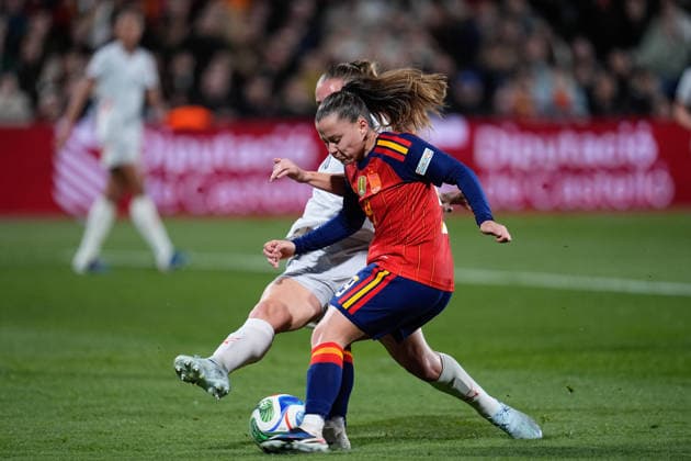 March 3, 2026, Castellon, Castellon, Spain: Claudia Pina of Spain and Gudrun Arnardottir of Iceland compete for the ball during the European WomenÃ¢â‚¬â ¢s qualifiers for the FIFA WomenÃ¢â‚¬â ¢s World Cup 2027, League Phase MD1, football match played between Spain and Iceland at Estadio SkyFi Castalia on March 03, 2026, in Castellon, Spain. Castellon Spain - ZUMAa181 20260303_zaa_a181_141 Copyright: xDennisxAgyemanx