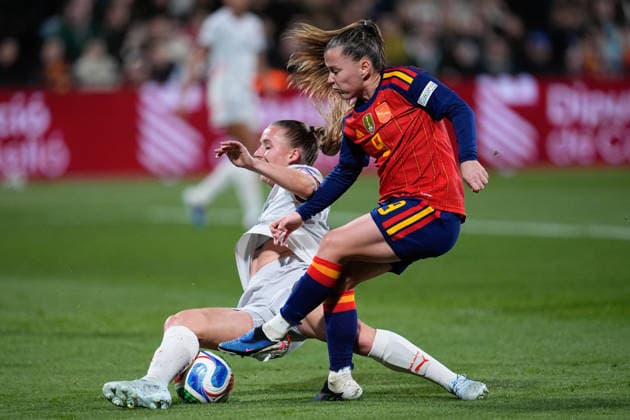 March 3, 2026, Castellon, Castellon, Spain: Claudia Pina of Spain and Gudrun Arnardottir of Iceland compete for the ball during the European WomenÃ¢â‚¬â ¢s qualifiers for the FIFA WomenÃ¢â‚¬â ¢s World Cup 2027, League Phase MD1, football match played between Spain and Iceland at Estadio SkyFi Castalia on March 03, 2026, in Castellon, Spain. Castellon Spain - ZUMAa181 20260303_zaa_a181_149 Copyright: xDennisxAgyemanx