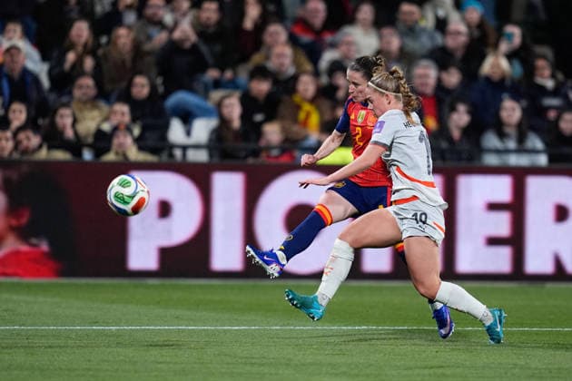 March 3, 2026, Castellon, Castellon, Spain: Ona Batlle of Spain kicks the ball during the European WomenÃ¢â‚¬â ¢s qualifiers for the FIFA WomenÃ¢â‚¬â ¢s World Cup 2027, League Phase MD1, football match played between Spain and Iceland at Estadio SkyFi Castalia on March 03, 2026, in Castellon, Spain. Castellon Spain - ZUMAa181 20260303_zaa_a181_152 Copyright: xDennisxAgyemanx