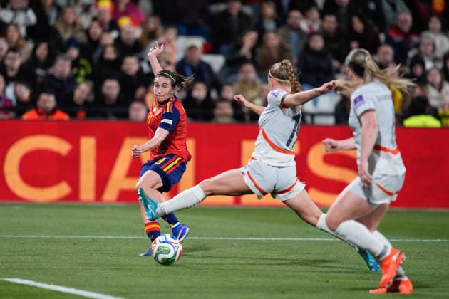 March 3, 2026, Castellon, Castellon, Spain: Mariona Caldentey of Spain plays the ball during the European WomenÃ¢â‚¬â ¢s qualifiers for the FIFA WomenÃ¢â‚¬â ¢s World Cup 2027, League Phase MD1, football match played between Spain and Iceland at Estadio SkyFi Castalia on March 03, 2026, in Castellon, Spain. Castellon Spain - ZUMAa181 20260303_zaa_a181_155 Copyright: xDennisxAgyemanx
