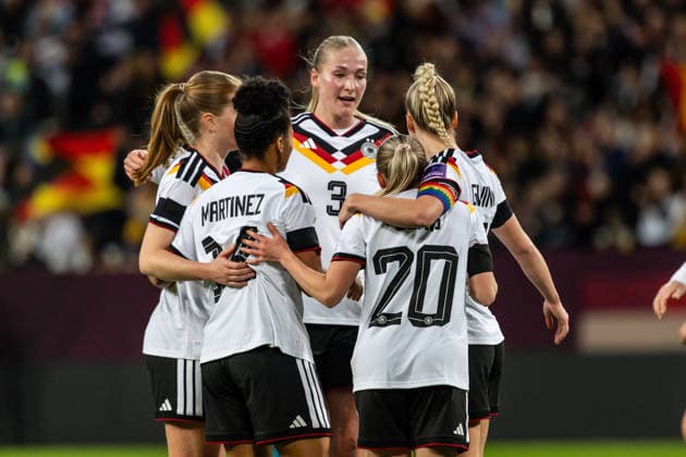 GER, UEFA qualifying for the FIFA Womens World Cup 2027, Germany Slovenia 03 03 2026, Rudolf Harbig Stadium, Dresden, GER, UEFA qualifying for the FIFA Womens World Cup 2027, Germany Slovenia Shekiera Martinez Germany 14 , Elisa Senß Germany 20 cheer Â nordphotoxGmbHxx xAlexanderxTrienitz nph00051
