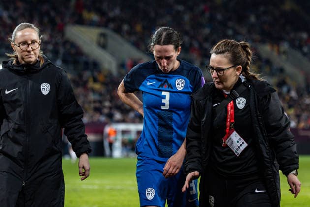 GER, UEFA qualifying for the FIFA Womens World Cup 2027, Germany Slovenia 03 03 2026, Rudolf Harbig Stadium, Dresden, GER, UEFA qualifying for the FIFA Womens World Cup 2027, Germany Slovenia Sara Agrež¾ Slovenia 3 leaves the pitch injured Â nordphotoxGmbHxx xAlexanderxTrienitz nph00051