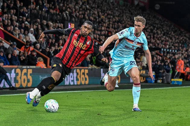 Bournemouth v Brentford Premier League Rayan of Bournemouth tries to find a way past Kristoffer Ajer of Brentford during the Premier League match at the Vitality Stadium, Bournemouth 03 03 2026 UK Newspapers OUT Copyright: xJeremyxLandeyx FIL-23072-0029