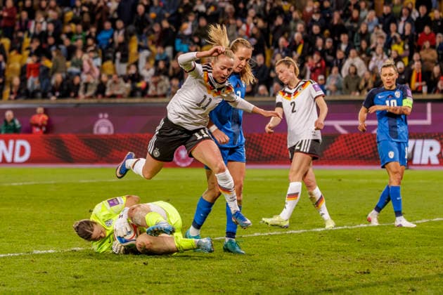 Dresden, Germany 03 March 2026 World Cup Qualification Women 2026 Germany vs Slovenia In the picture from left in duel Zala Mersnik SLO and Lea Schüller Schueller GER DFB regulations prohibit any use of photographs as image sequences and or quasi video Rudolf Harbig Stadion Sachsen Copyright: xFotostandx xSchäferx
