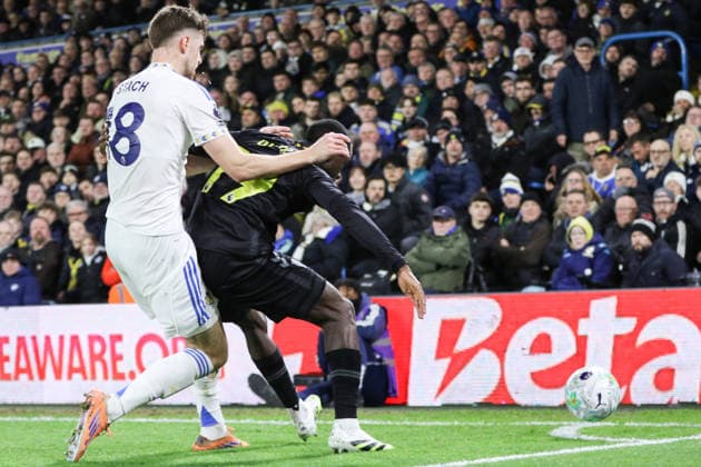 LEEDS, ENGLAND - March 03: Habib Diarra of Sunderland AFC controls the ball during the Premier League match between Leeds United and Sunderland at Elland Road on March 03, 2026 in Leeds, England. (Photo by Sean Chandler SPP) Copyright: xSeanxChandlerx xSPPx Sportspressphoto_SPR100685