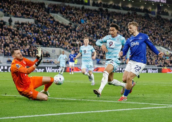 Liverpool, England, 3rd March 2026. Kiernan Dewsbury-Hall of Everton scores their sides second goal during the Everton vs Burnley Premier League match at Hill Dickinson Stadium, Liverpool. Picture credit should read: Cody Froggatt Sportimage EDITORIAL USE ONLY. No use with unauthorised audio, video, data, fixture lists, club league logos or live services. Online in-match use limited to 120 images, no video emulation. No use in betting, games or single club league player publications. SPI_018_CF_EVERTON_V_BURNLEY SPI-4573-0018