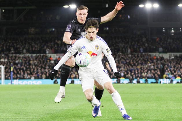 LEEDS, ENGLAND - March 03: Brenden Aaronson of Leeds United controls the ball during the Premier League match between Leeds United and Sunderland at Elland Road on March 03, 2026 in Leeds, England. (Photo by Sean Chandler SPP) Copyright: xSeanxChandlerx xSPPx Sportspressphoto_SPR100800