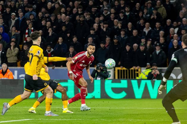 Wolverhampton Wanderers v Liverpool, Premier League Liverpool forward Cody Gakpo (18) crosses the ball during the Premier League match between Wolverhampton Wanderers and Liverpool at Molineux, Wolverhampton, UK on 3 March 2026. Wolverhampton Molineux West Midlands UK Editorial use only DataCo restrictions apply See www.football-dataco.com , Copyright: xManjitxNarotrax PSI-23833-0032
