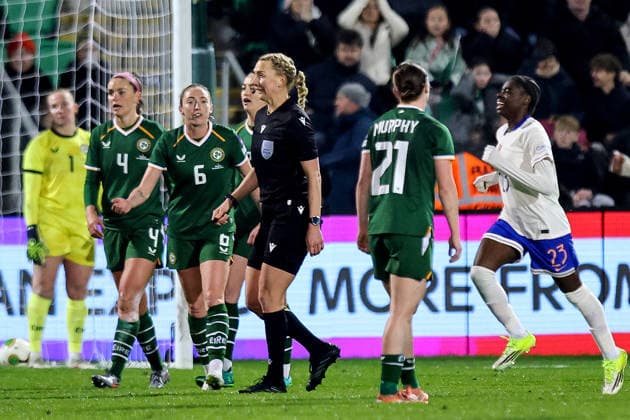 2027 FIFA Women s World Cup Qualifier, Tallaght Stadium, Dublin 3 3 2026 Republic of Ireland WNT vs France Ireland™s Megan Connolly protests to Referee Tess Olofsson Megan Connolly protests to Referee Tess Olofsson 3 3 2026  Copyright: x INPHO RyanxByrnex RB1_5320