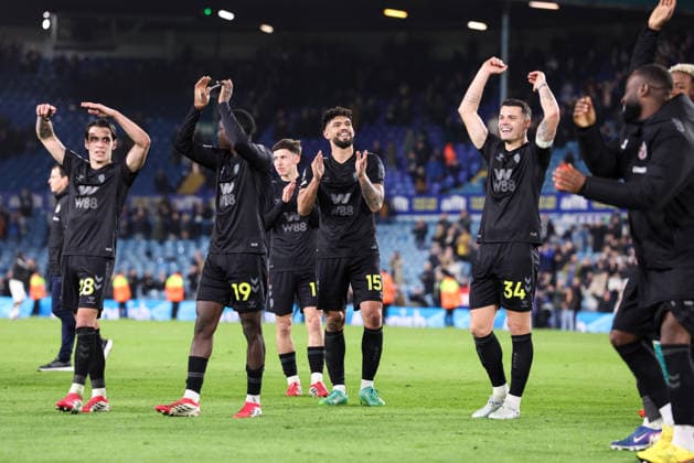 Sunderland players celebrate after the match Leeds United v Sunderland, Premier League, Football, Elland Road, Leeds, UK - 03 Mar 2026Leeds Elland Road United Kingdom EDITORIAL USE ONLY No use with unauthorised audio, video, data, fixture lists, club league logos or live services. Online in-match use limited to 120 images, no video emulation. No use in betting, games or single club league player publications.  Copyright: xAlexxDodd Shutterstockx 16719992bf