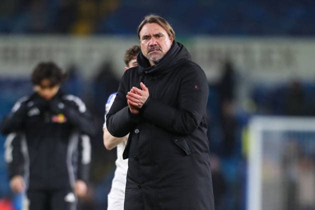 Leeds United v Sunderland, Premier League A Frustrated Leeds United Manager Daniel Farke applauds the fans at full time during the Leeds United v Sunderland Premier League match at Elland Road, Leeds, England on 3 March 2026 Credit: Lee Keuneke Every Second Media Editorial use only. All images are copyright Every Second Media Limited. No images may be reproduced without prior permission. All rights reserved. Premier League and Football League images are subject to licensing agreements with Football DataCo Limited. see https: www.football-dataco.com Copyright: xIMAGO EveryxSecondxMediax ESM-1836-0057 LeexKeunekex xEveryxSecondxMediax