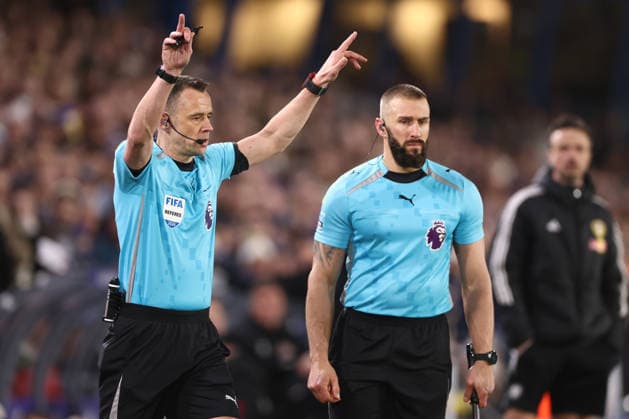 Leeds United v Sunderland, Premier League Referee Mr Stuart Attwell during the Premier League match between Leeds United and Sunderland at Elland Road, Leeds, UK on 3 March 2026. Leeds Elland Road West Yorkshire UK Editorial use only DataCo restrictions apply See www.football-dataco.com , Copyright: xRyanxBrownex PSI-23832-0154