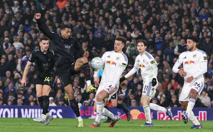 Leeds United s Ethan Ampadu handles in the area Leeds United v Sunderland, Premier League, Football, Elland Road, Leeds, UK - 03 Mar 2026Leeds Elland Road United Kingdom EDITORIAL USE ONLY No use with unauthorised audio, video, data, fixture lists, club league logos or live services. Online in-match use limited to 120 images, no video emulation. No use in betting, games or single club league player publications.  Copyright: xAlexxDodd Shutterstockx 16719992df