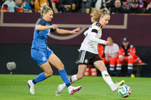 Dresden, Germany 03 March 2026 International match for Womens World Cup Qualification Germany Women vs Slovenia Women In the picture from left in duel Dominika Conc Slovenia and Vivien Endemann Germany Copyright: HMBxMedia MadeleinexFantini