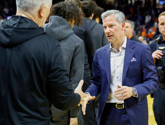 NCAA, College League, USA Basketball 2026: Wake Forest Vs UVA MAR 03 March 03, 2026: Virginia Cavaliers Head Coach Ryan Odom shakes hands with a Wake Forest coach during a NCAA Men s Basketball game between the Wake Forest Demon Deacons and the University of Virginia Cavaliers at John Paul Jones Arena in Charlottesville, VA. Justin Cooper CSM (Credit Image: Â Justin Cooper Cal Media) Charlottesville Virginia United States of America EDITORIAL USE ONLY Copyright: xx ZUMA-20260303_zma_c04_033.jpg JustinxCooperx csmphotothree477208