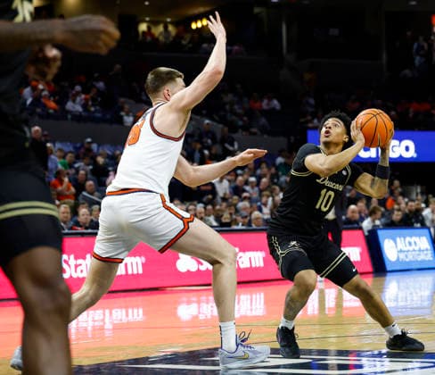 NCAA, College League, USA Basketball 2026: Wake Forest Vs UVA MAR 03 March 03, 2026: Wake Forest Demon Deacons Guard 10 Sebastian Akins looks to the basket during a NCAA Men s Basketball game between the Wake Forest Demon Deacons and the University of Virginia Cavaliers at John Paul Jones Arena in Charlottesville, VA. Justin Cooper CSM (Credit Image: Â Justin Cooper Cal Media) Charlottesville Virginia United States of America EDITORIAL USE ONLY Copyright: xx ZUMA-20260303_zma_c04_025.jpg JustinxCooperx csmphotothree477216
