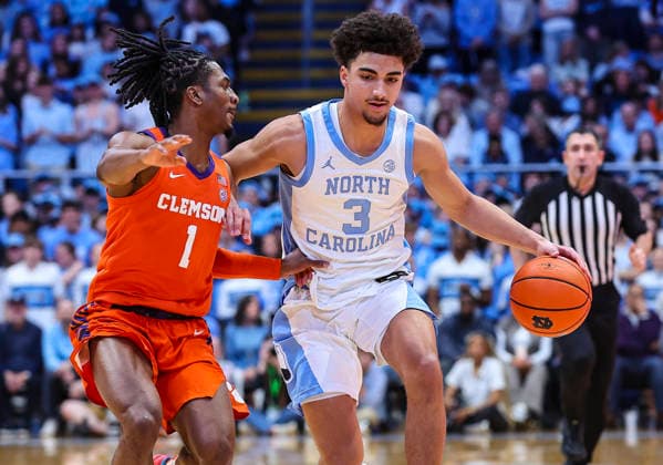 College Basketball Clemson University Vs University Of North Carolina Mar 03. March 3, 2026: North Carolina guard Derek Dixon (3) brings ball up the court in front of Clemson guard Jestin Porter (1). NCAA, College League, USA basketball game between Clemson University and University of North Carolina at Dean Smith Center, Chapel Hill, North Carolina. David Beach CSM (Credit Image: Â David Beach Cal Media) Chapel Hill Nc United States of America EDITORIAL USE ONLY Copyright: xx ZUMA-20260303_zma_c04_015.jpg DavidxBeachx csmphotothree477200