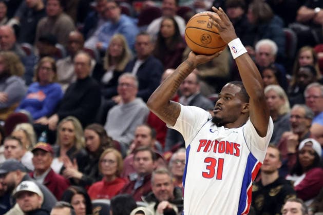 Detroit Piston s Javonte Green (31) shoots a three point shot during the second quarter against the Cleveland Cavaliers in Cleveland, Ohio Tuesday March 3, 2026. The Cavaliers defeated the Pistons 113-109.  CLE20260303105 AARONxJOSEFCZYK