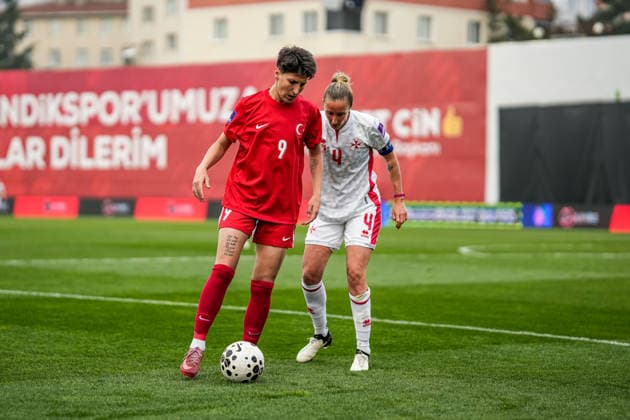 Turkiye v Malta - 2027 FIFA Women s World Cup European Qualifiers Kader Hancar of Turkey challenges Emma Lipman of Malta during the FIFA Women s World Cup European Qualifiers 2027 match between Turkey and Malta at Pendik Stadium in Istanbul, Turkey, on March 3, 2026. Istanbul Istanbul Turkey  Copyright: xYagizxGurtugx originalFilename:gurtug-turkiyev260303_np5tB.jpg