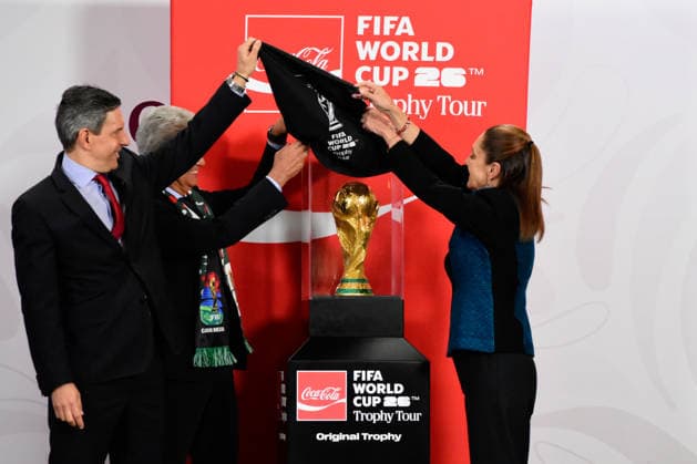 Mexico™s President Claudia Sheinbaum Holds World Cup Trophy Tour press conference, PK, Pressekonferenz Mexico™s President Claudia Sheinbaum Pardo, Chief Operating Officer of Coca-Cola Latam, Bruno Pietracci and former Brazilian footballer Josà Roberto Gama de Oliveira, known as Bebeto, unveil the Original FIFA World Cup, WM, Weltmeisterschaft, Fussball trophy case during a press conference at the National Palace. on March 3, 2026 in Mexico City, Mexico. Mexico City CDMX Mexico Copyright: xLuisxBarronx