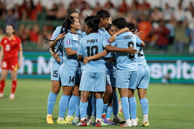 SOCCER ASIAN CUP VIETNAM INDIA, Sanfida Nongrum of India is congratulated by teammates after scoring a goall during the AFC Women™s Asian Cup Group C match between Vietnam and India at HBF Park in Perth, Wednesday, March 4, 2026. ( NO ARCHIVING, EDITORIAL USE ONLY PERTH WESTERN AUSTRALIA AUSTRALIA  Copyright: xRICHARDxWAINWRIGHTx 20260304162425253411