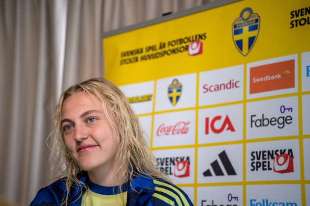260304 Elma Junttila Nelhage during a mixed zone with the national women s football team of Sweden on March 4, 2026 in Reggio Calabria Photo Ludvig Thunman BILDBYRAN code LT LT0781 fotboll football soccer fotball vm kval kval fifa womens world cup qualifier qualifier mixed zone sverige sweden dam bbeng sverige sweden  Copyright: LUDVIGxTHUNMAN BB260304LT006