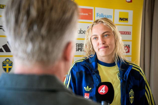 260304 Elma Junttila Nelhage during a mixed zone with the national women s football team of Sweden on March 4, 2026 in Reggio Calabria Photo Ludvig Thunman BILDBYRAN code LT LT0781 fotboll football soccer fotball vm kval kval fifa womens world cup qualifier qualifier mixed zone sverige sweden dam bbeng sverige sweden  Copyright: LUDVIGxTHUNMAN BB260304LT010