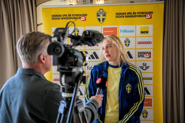260304 Elma Junttila Nelhage during a mixed zone with the national women s football team of Sweden on March 4, 2026 in Reggio Calabria Photo Ludvig Thunman BILDBYRAN code LT LT0781 fotboll football soccer fotball vm kval kval fifa womens world cup qualifier qualifier mixed zone sverige sweden dam bbeng sverige sweden  Copyright: LUDVIGxTHUNMAN BB260304LT009