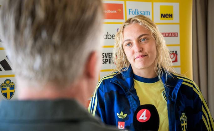 260304 Elma Junttila Nelhage during a mixed zone with the national women s football team of Sweden on March 4, 2026 in Reggio Calabria Photo Ludvig Thunman BILDBYRAN code LT LT0781 fotboll football soccer fotball vm kval kval fifa womens world cup qualifier qualifier mixed zone sverige sweden dam bbeng sverige sweden  Copyright: LUDVIGxTHUNMAN BB260304LT016