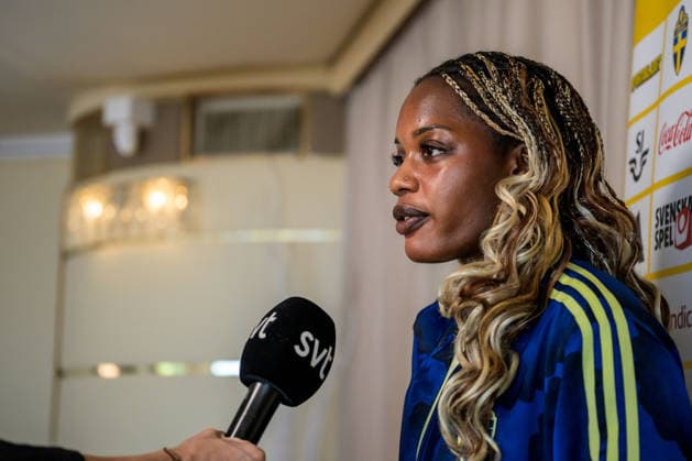 260304 Evelyn Ijeh during a mixed zone with the national women s football team of Sweden on March 4, 2026 in Reggio Calabria Photo Ludvig Thunman BILDBYRAN code LT LT0781 fotboll football soccer fotball vm kval kval fifa womens world cup qualifier qualifier mixed zone sverige sweden dam bbeng sverige sweden  Copyright: LUDVIGxTHUNMAN BB260304LT023