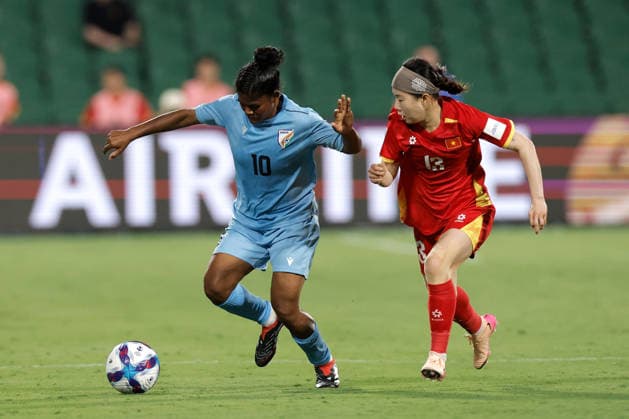 SOCCER ASIAN CUP VIETNAM INDIA, Pyari Xaxa of India and Le Thi Diem My of Vietnam compete for the ball during the AFC Women™s Asian Cup Group C match between Vietnam and India at HBF Park in Perth, Wednesday, March 4, 2026. ( NO ARCHIVING, EDITORIAL USE ONLY PERTH WESTERN AUSTRALIA AUSTRALIA  Copyright: xRICHARDxWAINWRIGHTx 20260304139019748932