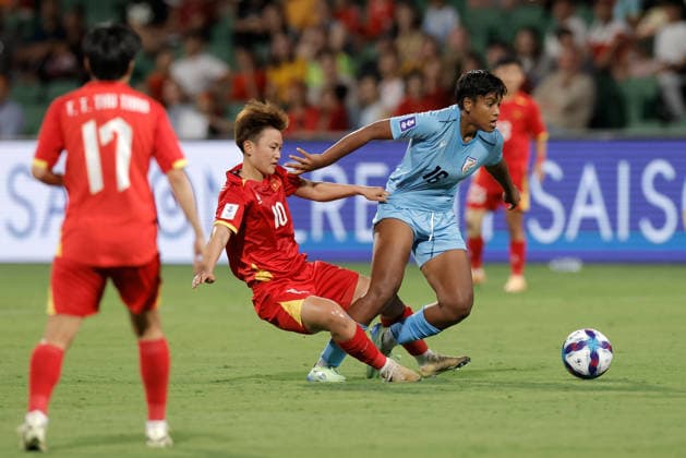 SOCCER ASIAN CUP VIETNAM INDIA, Manisha Kalyan of India is tackled by Tran Thi Hai Linh of Vietnam during the AFC Women™s Asian Cup Group C match between Vietnam and India at HBF Park in Perth, Wednesday, March 4, 2026. ( NO ARCHIVING, EDITORIAL USE ONLY PERTH WESTERN AUSTRALIA AUSTRALIA  Copyright: xRICHARDxWAINWRIGHTx 20260304165993486336