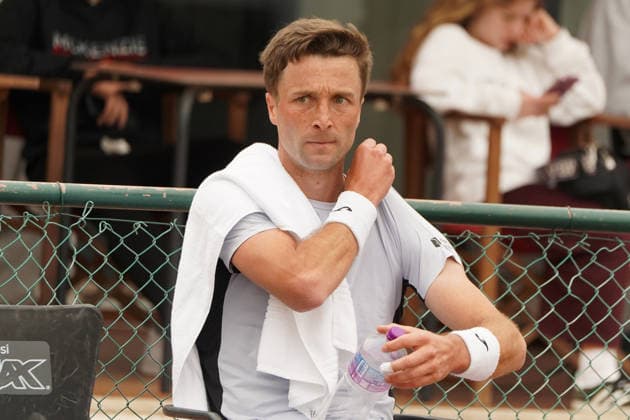 RECORD DATE NOT STATED ITF M25 Faro Men s Singles Tennis Tournament - 1st Round - Liam Broady (GBR) vs Francisco Rocha (POR), Faro, Portugal. March 4th, 2026. Clube de Tenis de Faro, Faro, Portugal. Liam Broady of Great Britain during a break at the ITF M25 Faro Men s Singles Tennis Tournament 1st Round match versus Francisco Rocha of Portugal, played in hard court with Wilson Roland Garros All Court Deca (Type 2) balls. Credit: Nuno Pires Veloso Alamy Live News. Copyright: xx