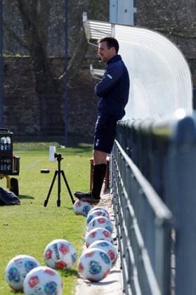 04 03 2026, xrekx, Soccer 2 Bundesliga, Karlsruher SC Training v l Christian Eichner Trainer Karlsruher SC DFL DFB REGULATIONS PROHIBIT ANY USE OF PHOTOGRAPHS as IMAGE SEQUENCES and or QUASI VIDEO Karlsruhe