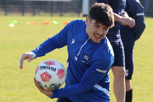 04 03 2026, xrekx, Soccer 2 Bundesliga, Karlsruher SC Training v l Rafael Pinto Pedrosa Karlsruher SC DFL DFB REGULATIONS PROHIBIT ANY USE OF PHOTOGRAPHS as IMAGE SEQUENCES and or QUASI VIDEO Karlsruhe